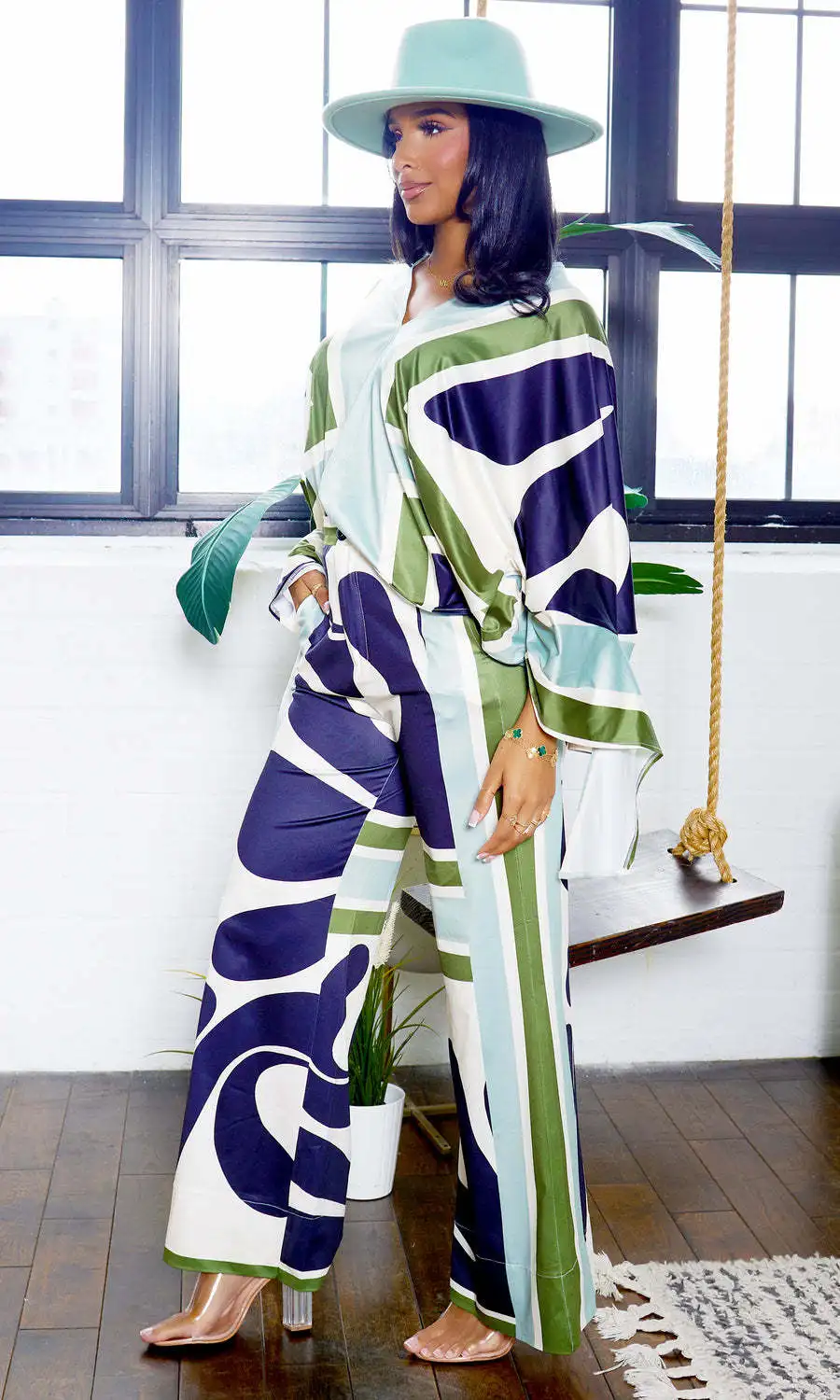 2025 패션 프린트 여성 세트 배트윙 긴팔 상의와 와이드 레그 팬츠 슈트 캐주얼 투피스 세트 스트릿 루즈핏 의상