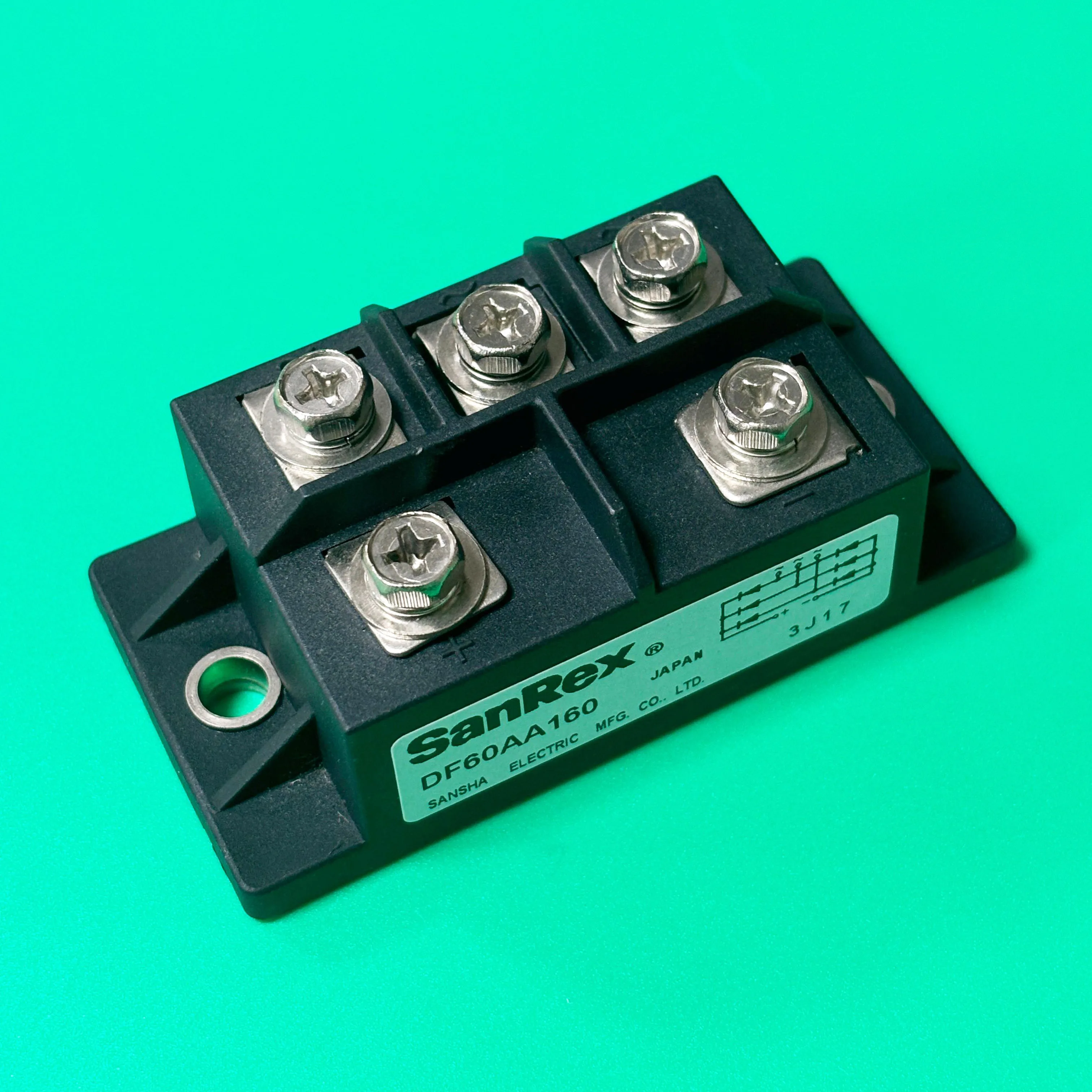 

DF60AA160 DIODE 60A 1600V THREE PHASES BRIDGE TYPE DF60AA 160 DF60A A160 MODULE DF60 AA160 1.6KV DF 60AA160