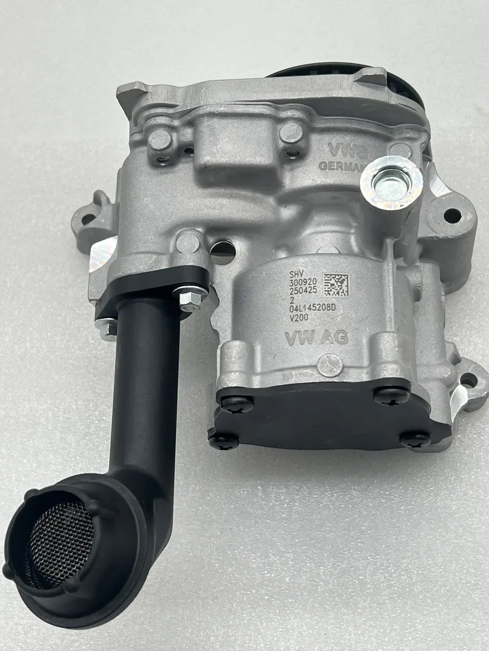 

Genuine OEM Oil Pump 04L145208D With Integrated Vacuum Pump 04L145208AA 04L145208 E/H/J/K/P For Audi VW 1.6 2.0 TDI engines