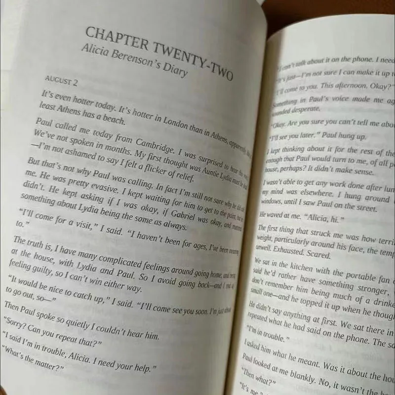 كتاب مايكليدز بيبر باك للرواية الإنجليزية الأكثر مبيعًا، كتاب جديد للمريض الصامت من أليكس