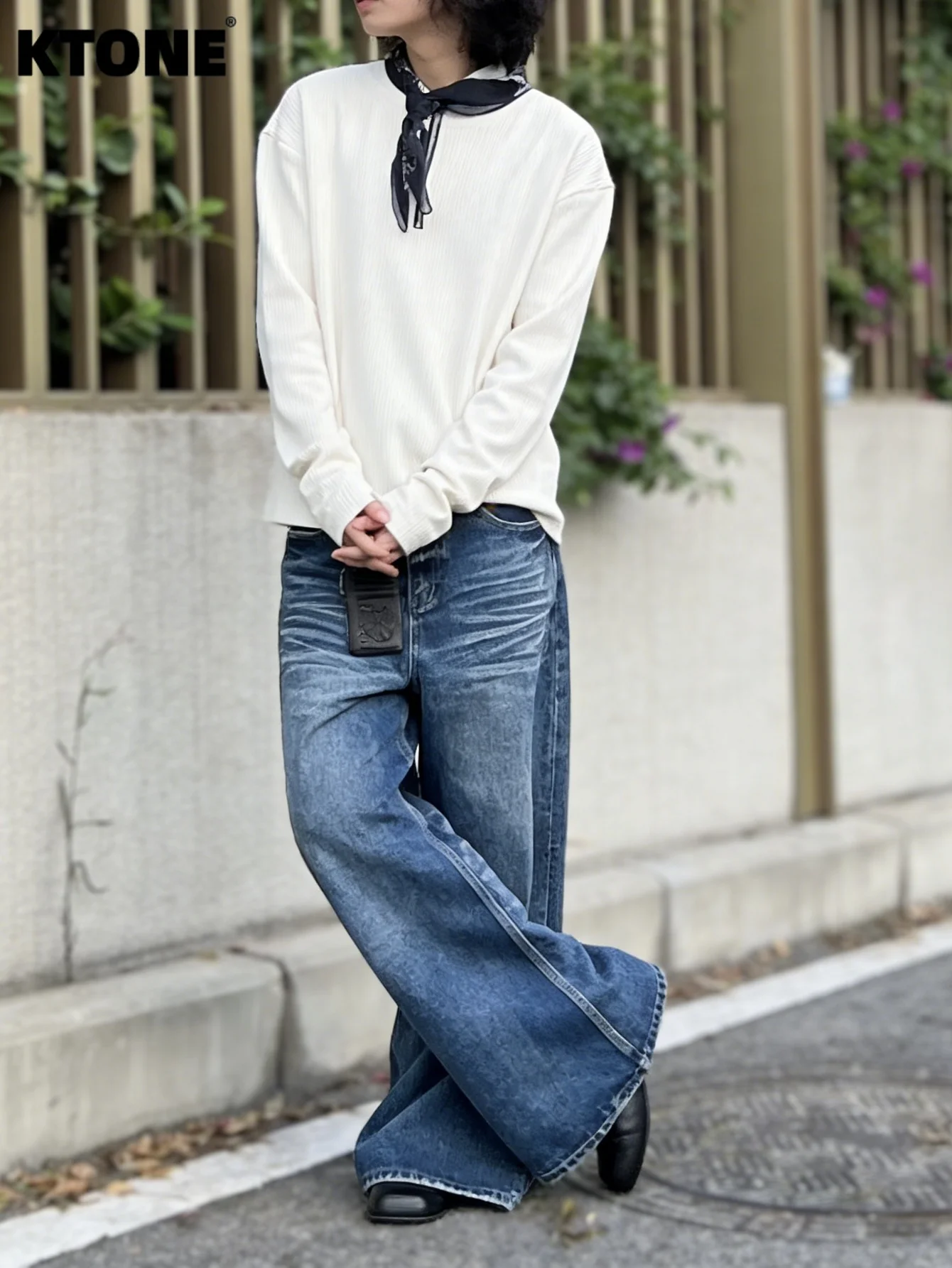 

Retro Jeans Unisex Blue Baggy Denim Streetwear Drip For Dating No accessories or belts included