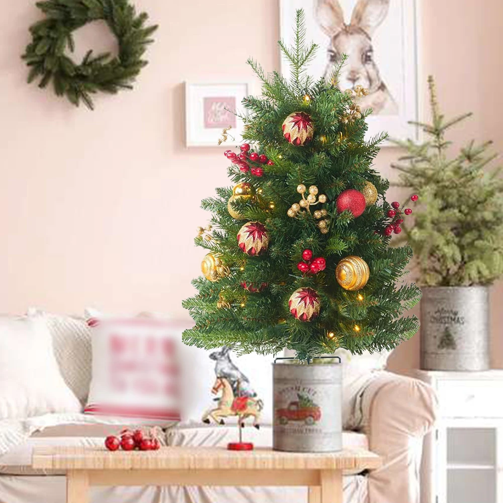 Kerstboom voor de feestdagen met statief Kunstkerstboom met ballen Bessen Pre-verlichte kerstplanterstruiken voor woondecoratie