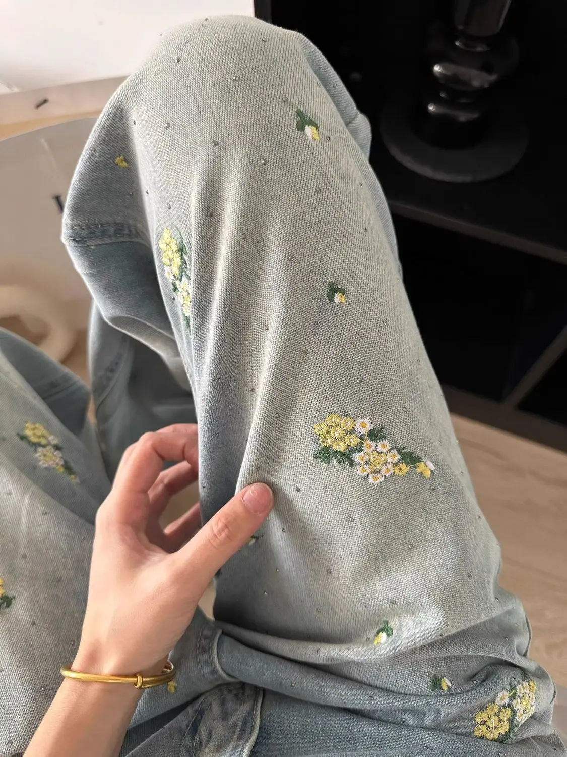 女の子のための花の刺jeansジーンズ、ヴィンテージのずんぐりしたジーンズ、すべてにマッチ、中国風、春、夏、2024