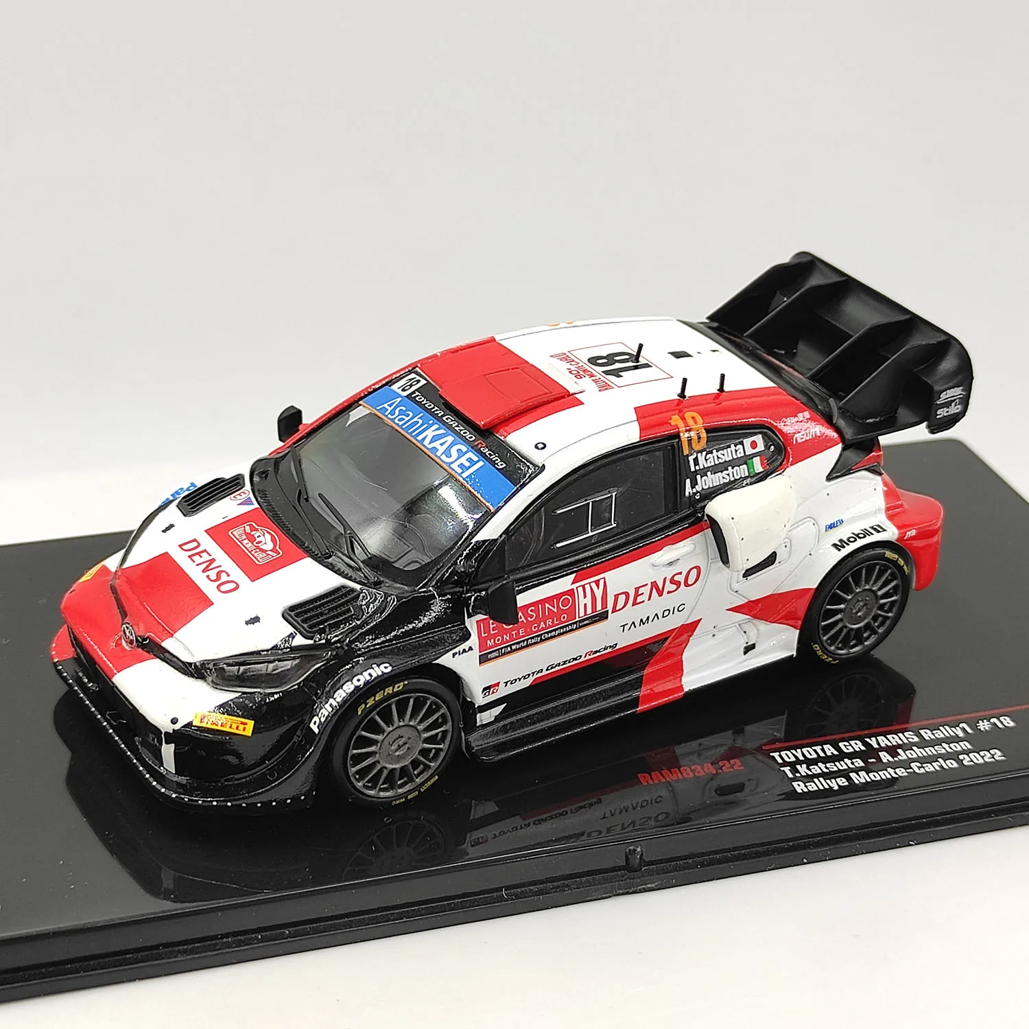 Diecast IXO 1:43 Scale Toyota GR YARIS Rally1 # 18 2022 รถสะสมของเล่นของขวัญของที่ระลึกจอแสดงผลเครื่องประดับ