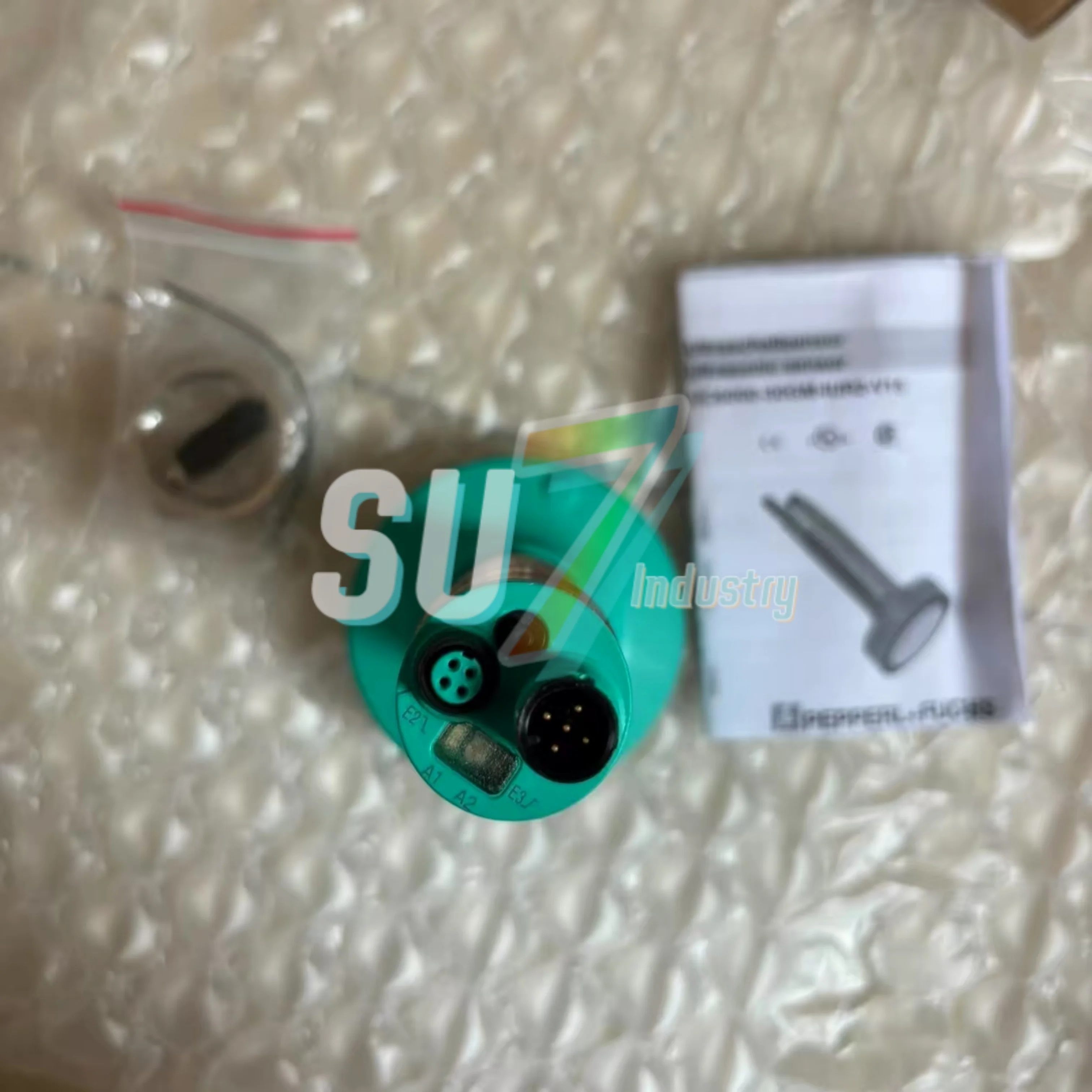UC6000-30GM-E6R2-V15 UC6000-30GM-IUR2-V15 초음파 센서 창고에 새 제품