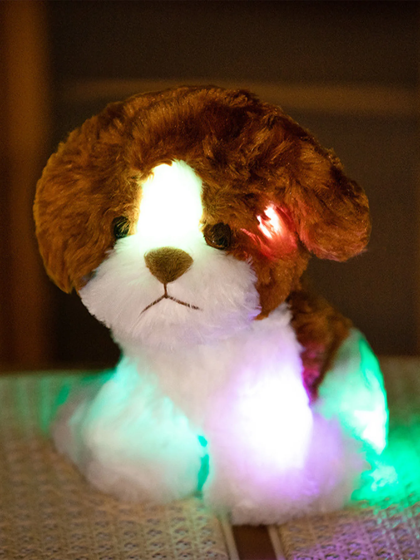 ตุ๊กตาหนานุ่มแบบนุ่มสำหรับสุนัขยัดไส้ด้วยไฟ LED ตุ๊กตามือรูปสัตว์เรืองแสงสำหรับสุนัขของขวัญวันเกิดวันคริสต์มาสสำหรับเด็ก