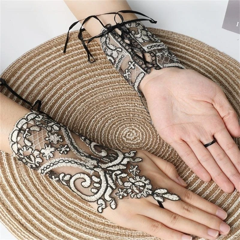 39BD-Handschuhe, handgefertigt, Braut-/Hochzeitshandschuh, Stickerei, Spitzenarmband und verstellbares Seil – Detail 1