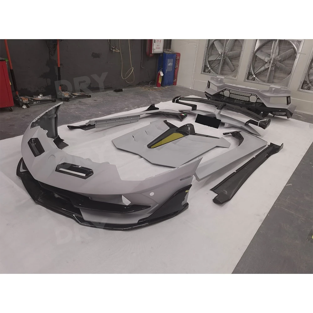 Suchy przedni tylny dyfuzor z włókna węglowego Spoiler stopnie boczne odpowietrznik Trunk Trims case dla Lamborghini Urus Body Kit Car Styling