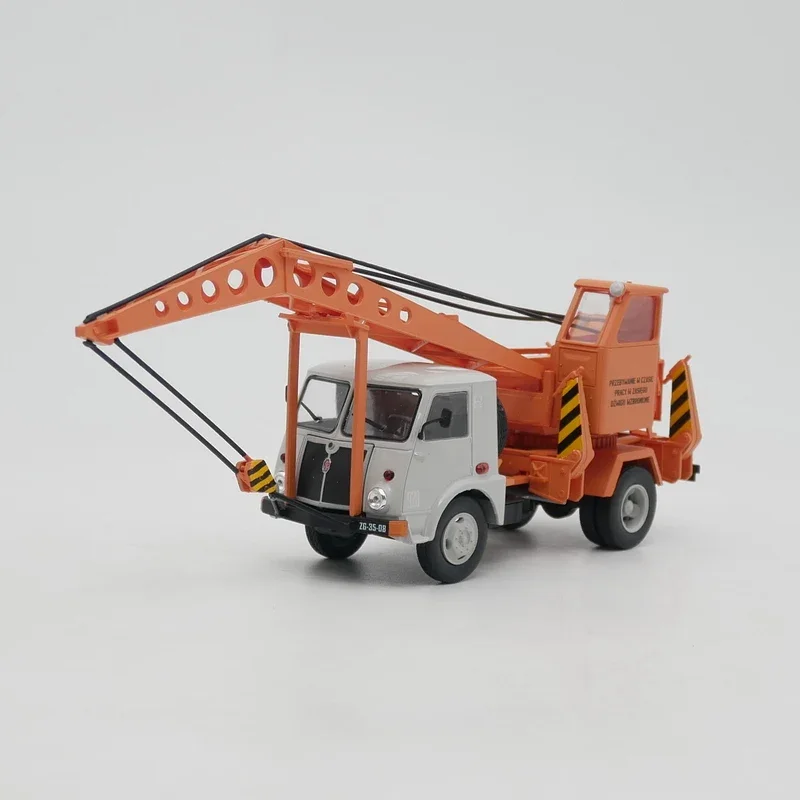 Ixo 1:43 Scale Diecast Alloy Poland STAR Engineering Crane Toys Cars Model Classics Nostalgia Adult Gift Souvenir Static Display