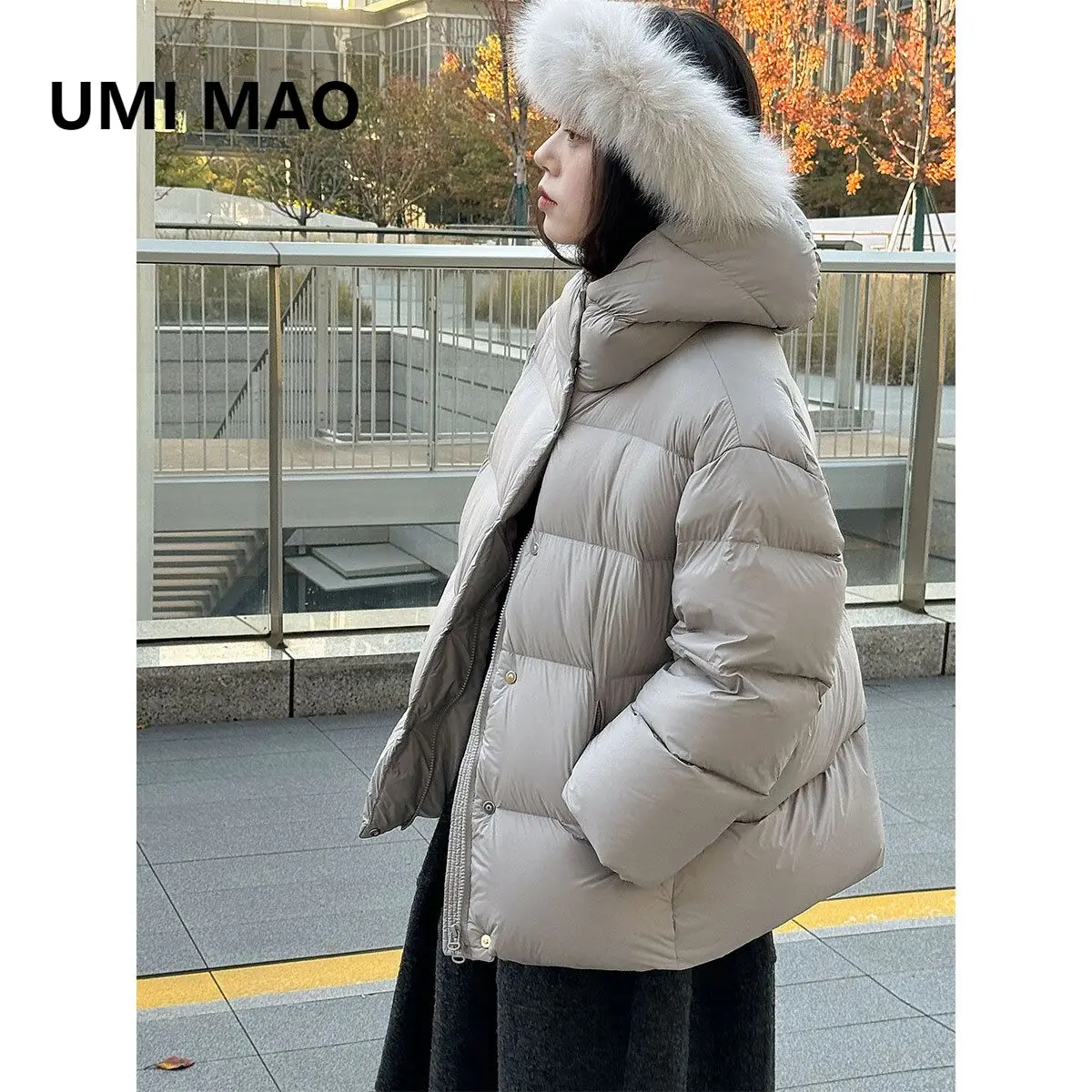 

UMI MAO Soft Puff Style 90 White Duck Down Jacket Hooded Short Jacket For Women Winter Warm Puffer Down Coat Femme Y2K