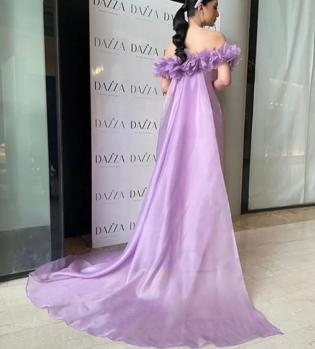 Lovestory Vestidos De Gala Prom Dress Saudi Arabia Flowers Bateau Neck Evening Party Gown with Long Train Formal Banquet Dresses