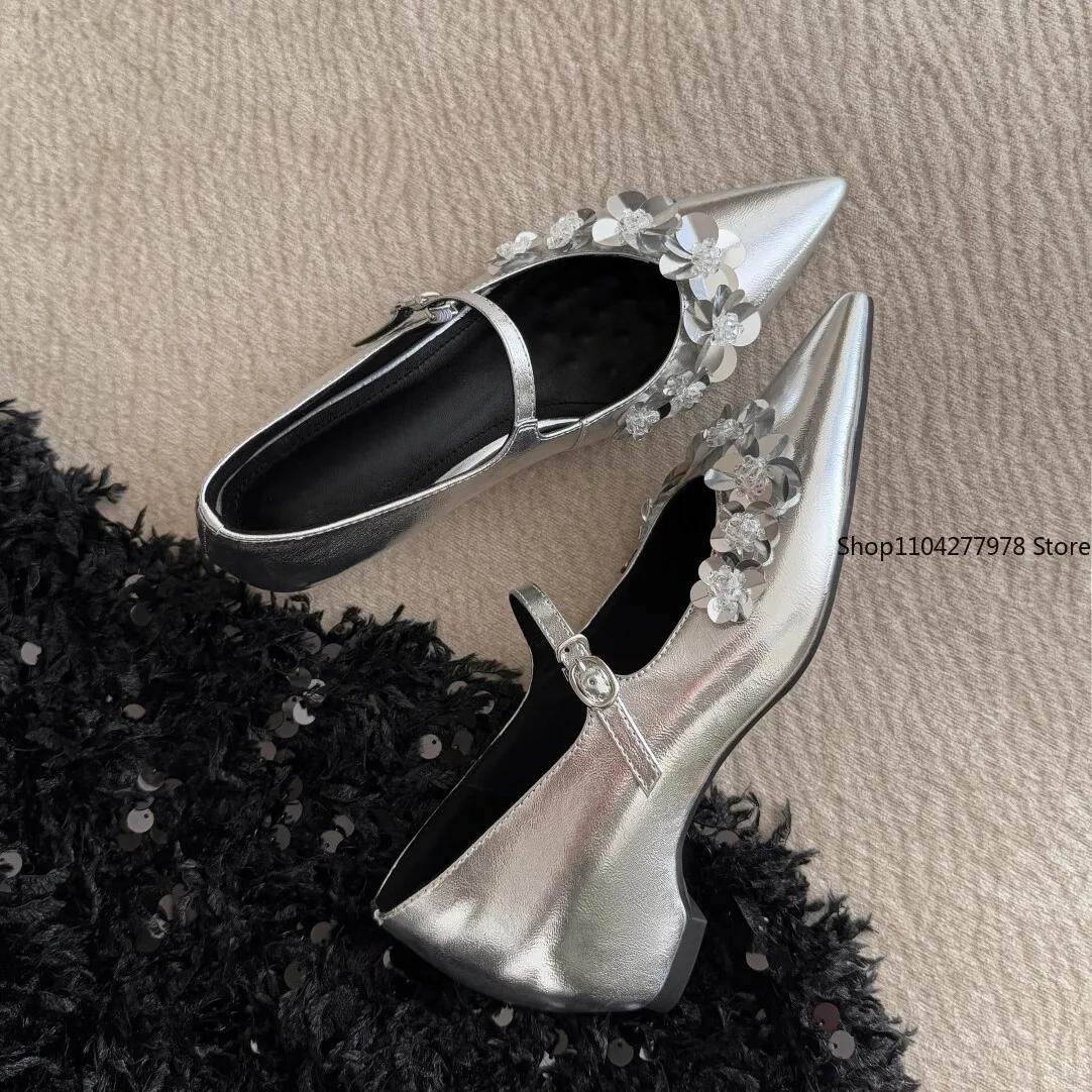 

Japanese Sequined Flowers Mary Jane Shoes Shallow Temperament Women's New French Pumps Inner Height-increasing Pointed Shoes