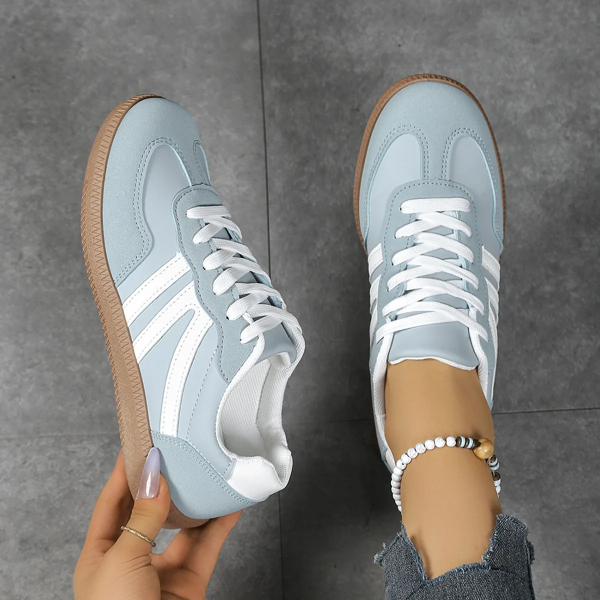 

Women Sneakers 2025 Spring New Luxury Flat Loafers Comfortable Slip on Soft Female Sneakers Lightweight Outdoor Shoes for Women