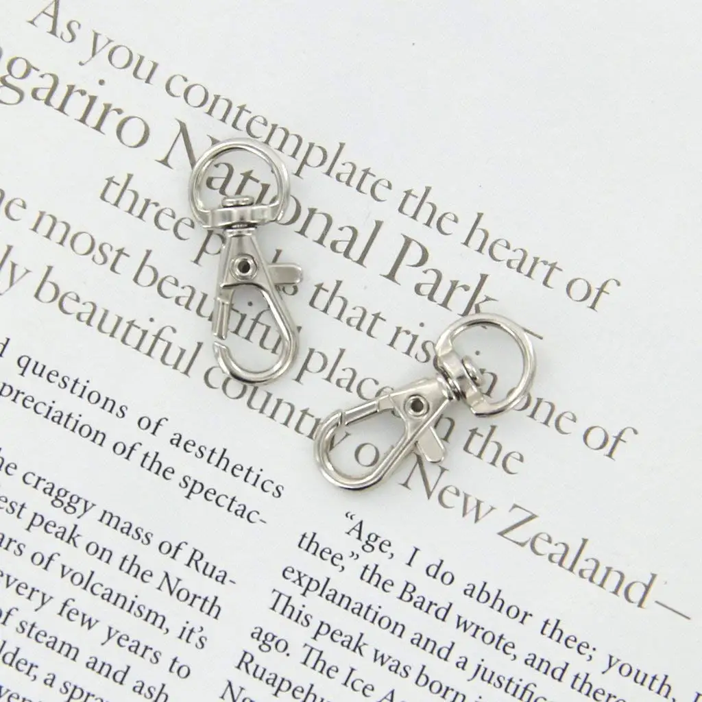 A44T30шт поворотный брелок-карабины серебристого цвета