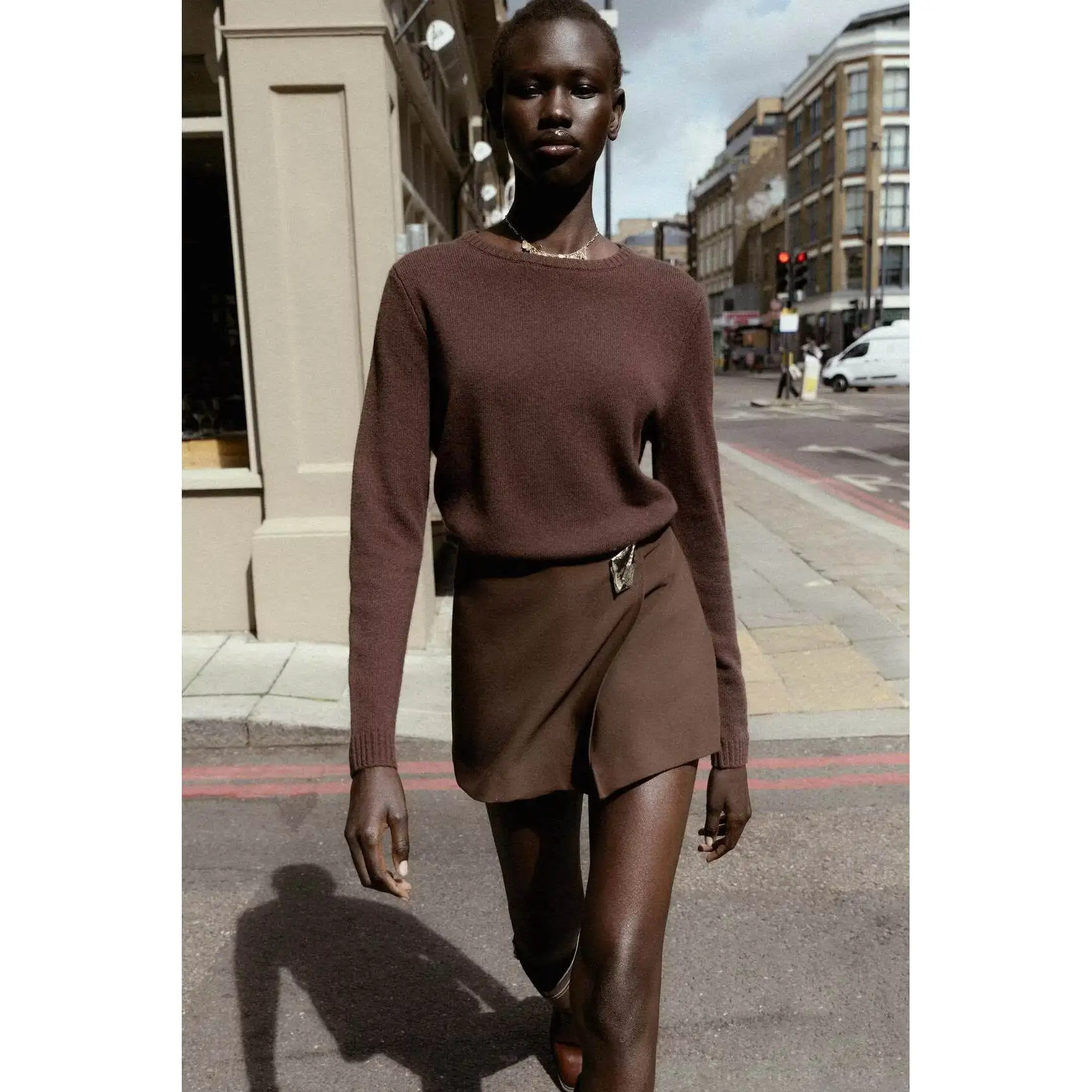 Spodnie damskie z wysokim stanem, asymetrycznym metalowym zdobieniem, codzienne, w stylu streetwear, modne, jesienne, nowość, prosty krój, dopasowane.