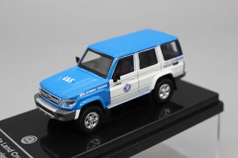 PARA64 1:64  Toyota Land Cruiser 70 series white Limited collection of die-casting alloy car models