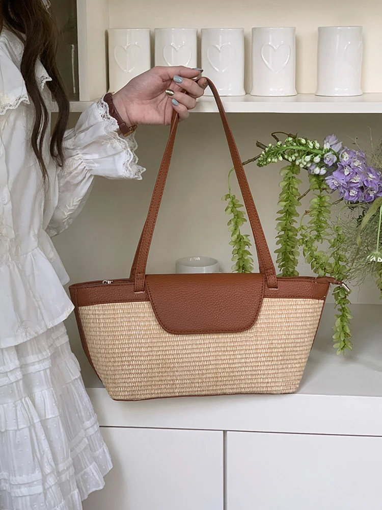 

2025 New Retro Vacation Beach Bag Straw Woven Bag Fashion Leisure Shoulder Bag Underarm Bag Women's Daily Commuter Bag