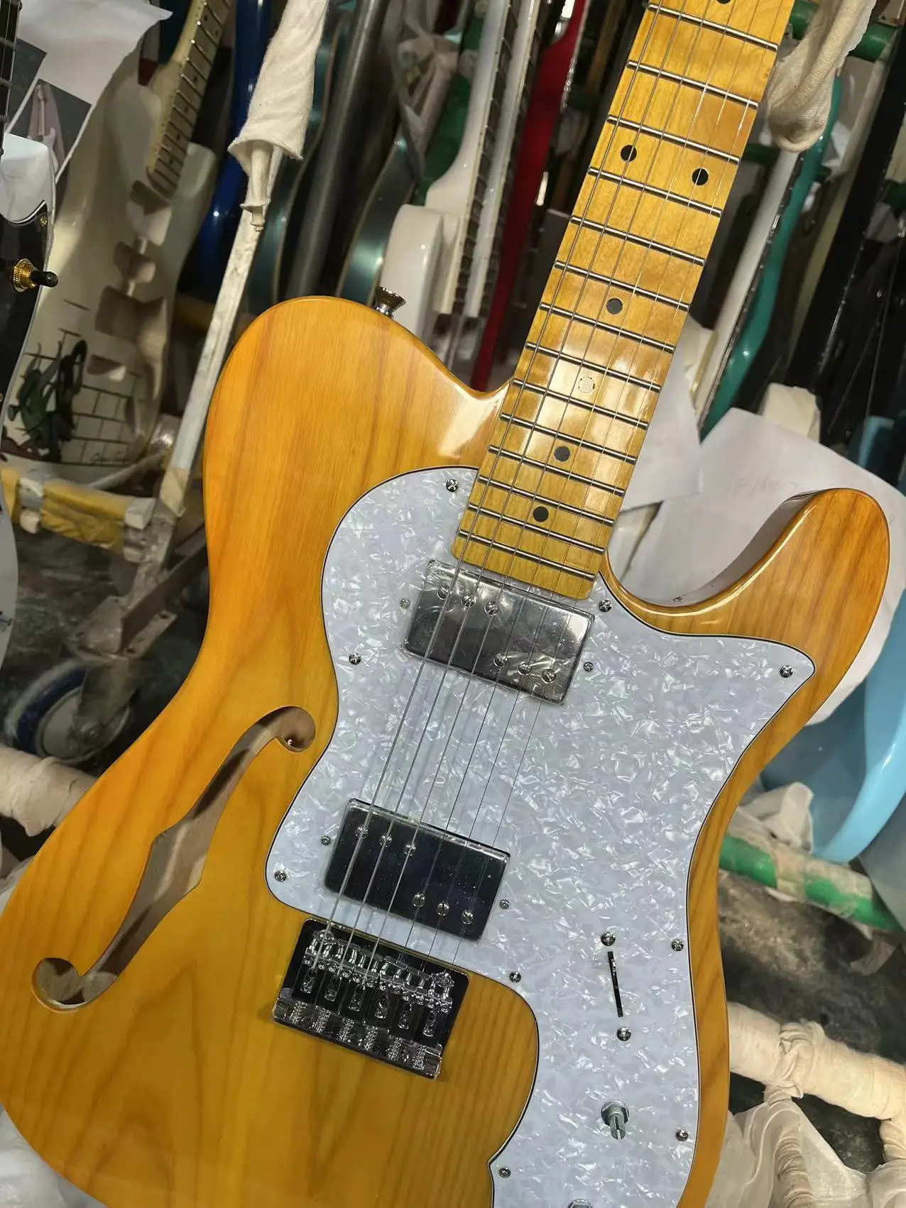 Factory high quality 6-string electric guitar,Semi-hollow core F-hole electric guitar,customizable,free delivery