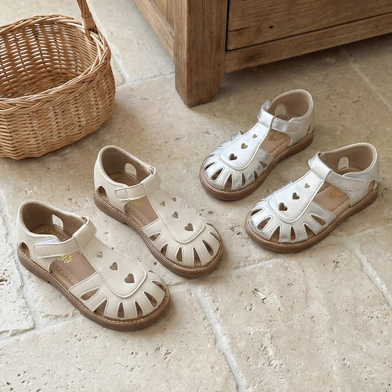 

Summer Girl's Sandals Vintage Heart Cutout Sliver Beige Kids Closed Toe Sandal Sweet T-strap Stylish Children Beach Shoe 26-36