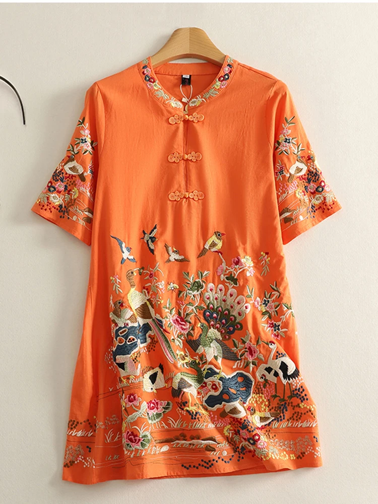 เดรสปักลายสไตล์เรโทร แนวชาติพันธุ์ ความยาวปานกลาง ไซส์พลัส สำหรับผู้หญิง แฟชั่นกระดุมกลม คอปก แขนสั้น เหมาะสำหรับฤดูร้อน