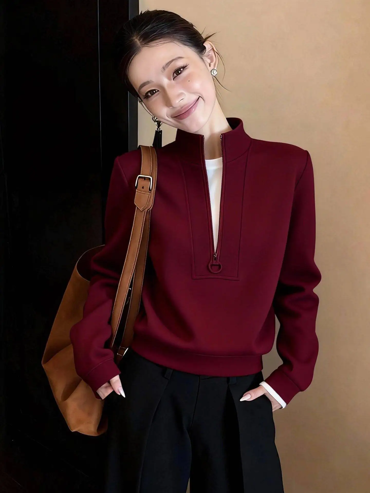 

Ретро-американская винно-красная толстовка на молнии для женщин, весна-осень, новинка, верхняя одежда Aosphere, топ с пуговицами и новым дизайном