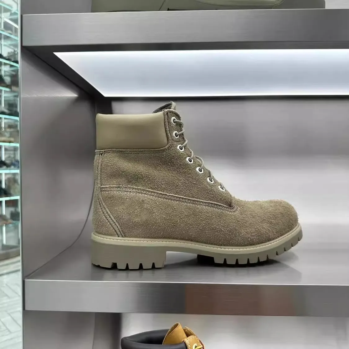 

Winter 2025 Bestseller: Lightweight Breathable Outdoor Durable Hiking Boots Classic Hiking Boots Excellent