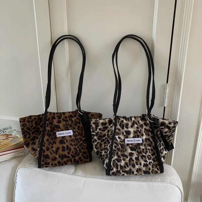 

2025 A/W Leopard Print Bucket Bag Korean Style Crossbody Spacious Tote Function
