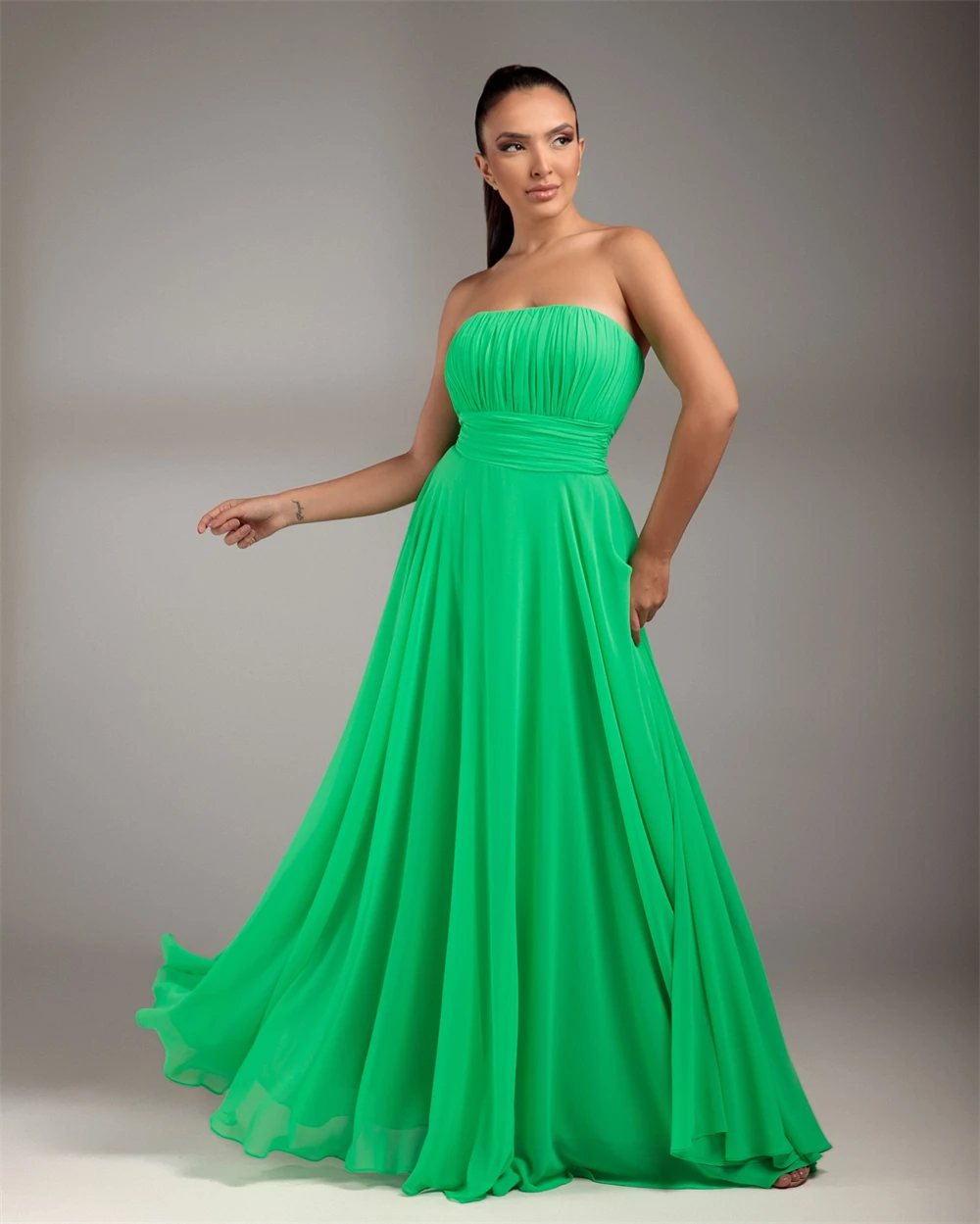 Sansa Personalizzato Verde Multistrato Pieghe A-Line Con Scialle Vestito Da Promenade Senza Spalline Abiti De Noche Pavimento-Lunghezza Serata Formale