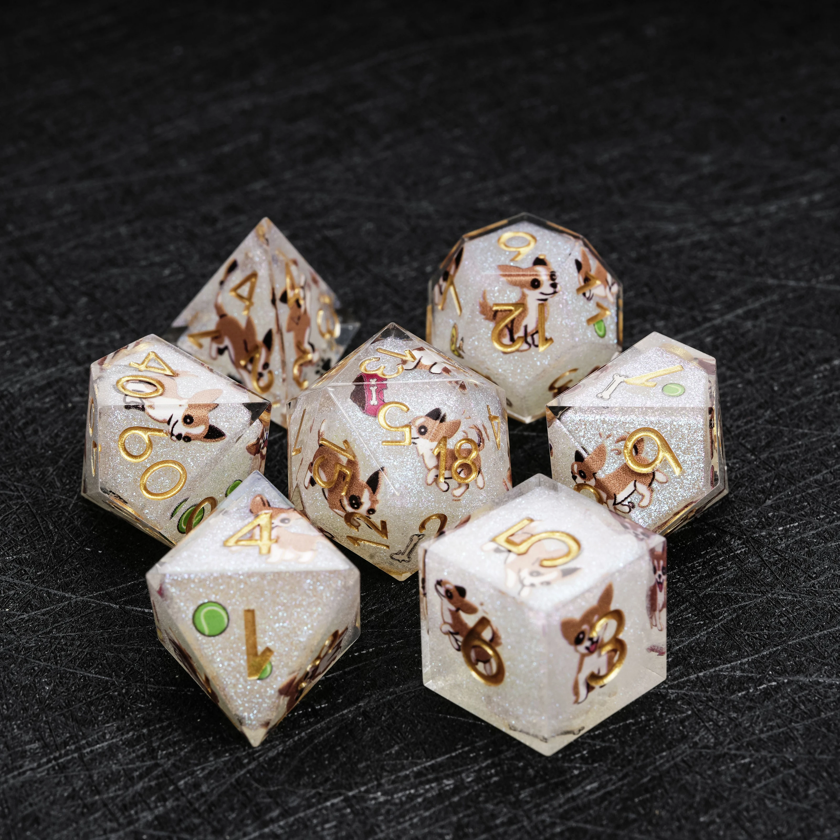 

1-7Pcs DND Dice Dog White Glitter Solid Resin Dice Set Golden Word Multi-sided Polyhedral Dice for D&D COC Role RPG Table Game