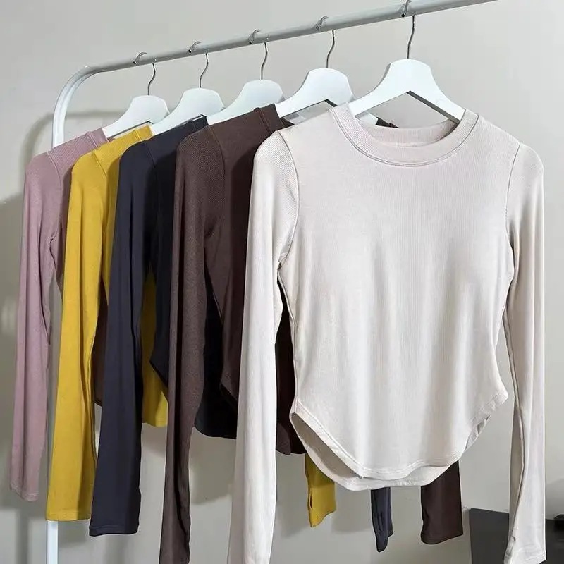 

Women's Fitness Long-Sleeve Top with Chest Pads, Body-Slimming Tight-Fit Running Workout Shirt, Quick-Drying Yoga Wear