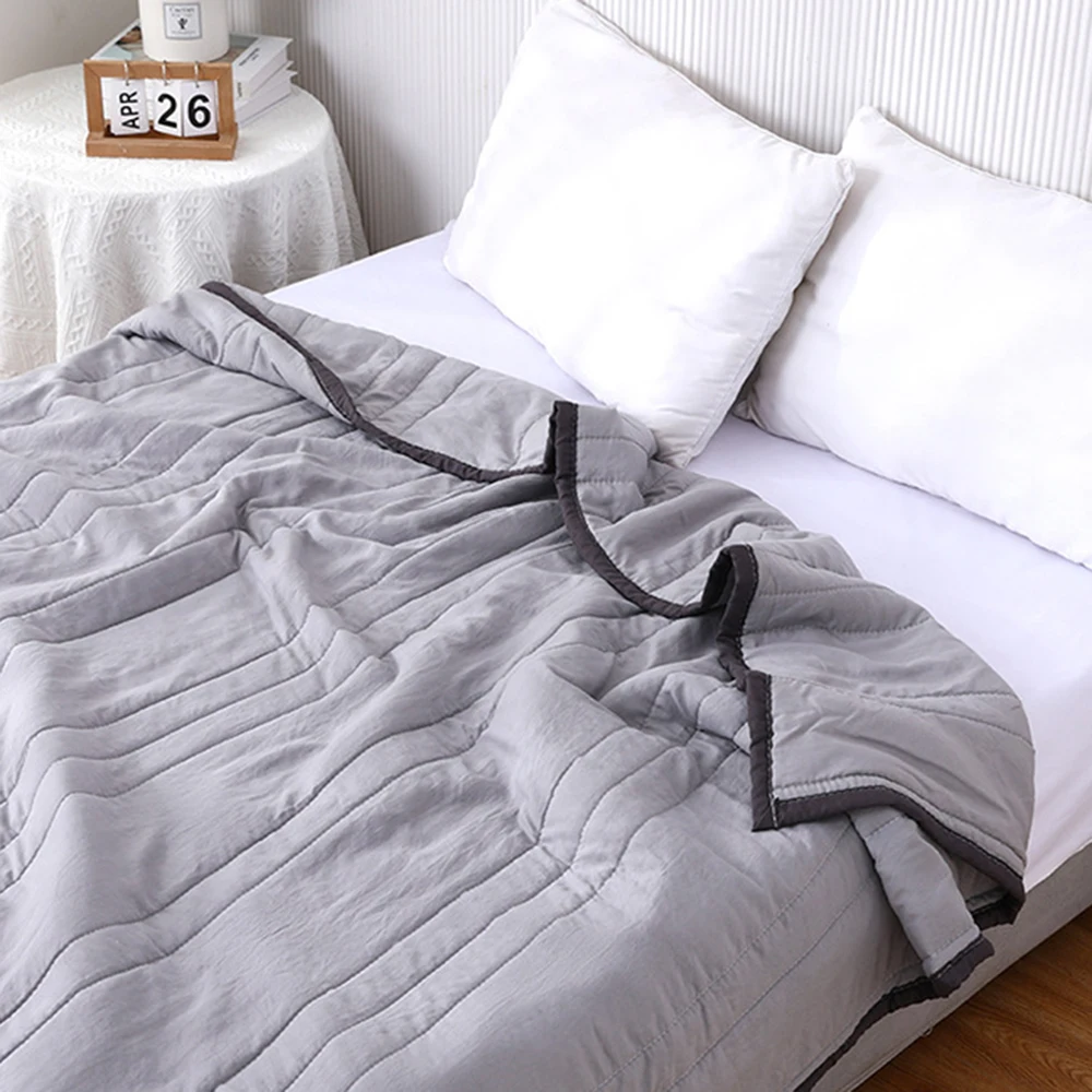 

Cooling Quilt For All Season Lightweight Comfortable Blanket For Hot Sleeper