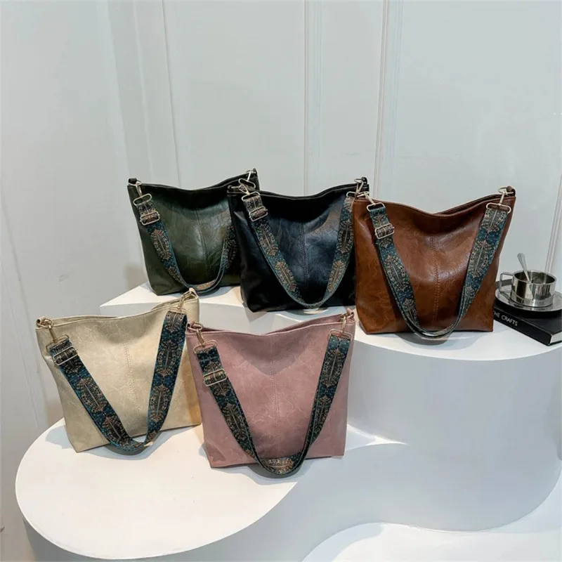bolsa-de-ombro-feminina-retro-de-cor-solida-pu-de-grande-capacidade-bolsa-crossbody-elegante-adequada-para-deslocamento-diario-de-meninas-zmt