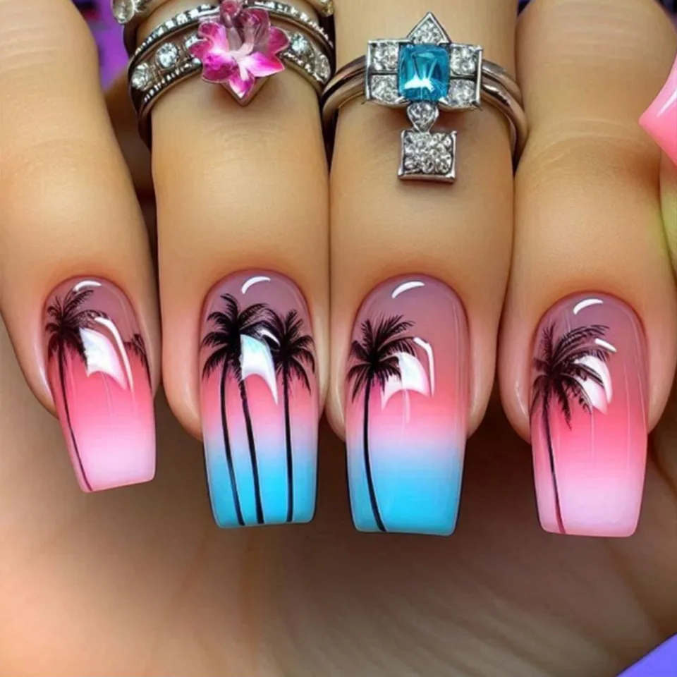 24 Piezas Uñas Postizas Francesas Simples con Diseño de Rayas y Corazones, Cuadradas Cortas, Acrílicas de Cobertura Total 3