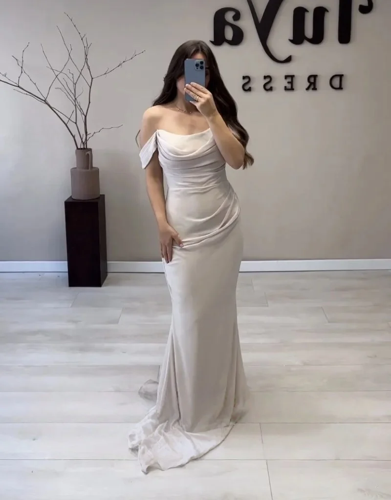 

Elegant Champagne Off Shoulder Evening Dress 2025 Simple Long Party Gown Bridesmaid Formal Wedding Guest Dress Customized