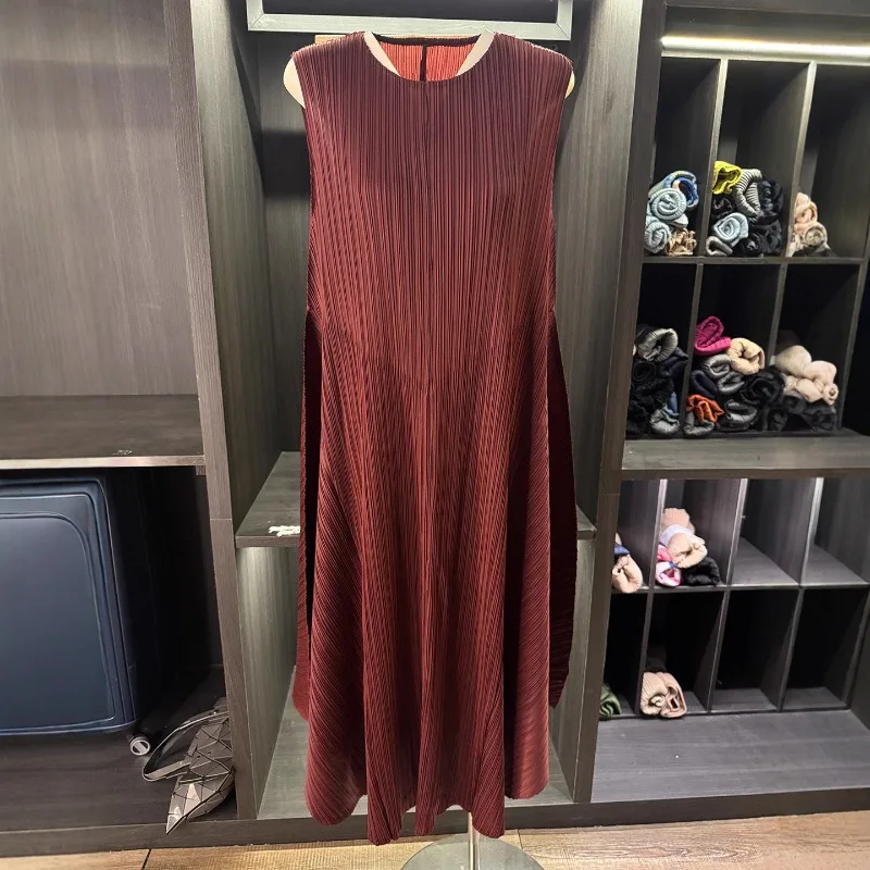 

Плиссированные платья Miyake, новинка лета 2025, однотонное плиссированное платье без рукавов с круглым вырезом, свободная версия, повседневные платья миди с баской