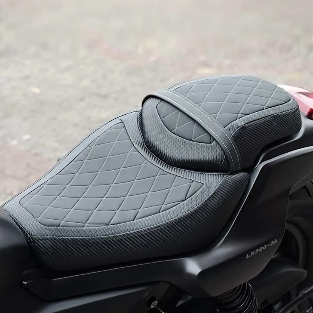 For VOGE CU525, the accessory seat cushion assembly is modified to include thicker, softer and taller separate seat cushions.