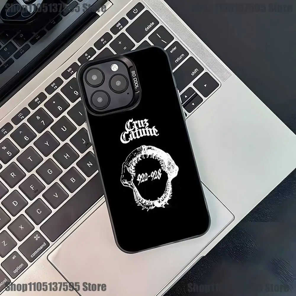 حافظة هاتف Cruz Cafune Me Muevo Con Dios لهاتف iPhone 17,16,15,14,13,12,11,Pro,XS,Max,Plus,Mini,SE4,E غطاء أسود غير لامع مقاوم للصدمات