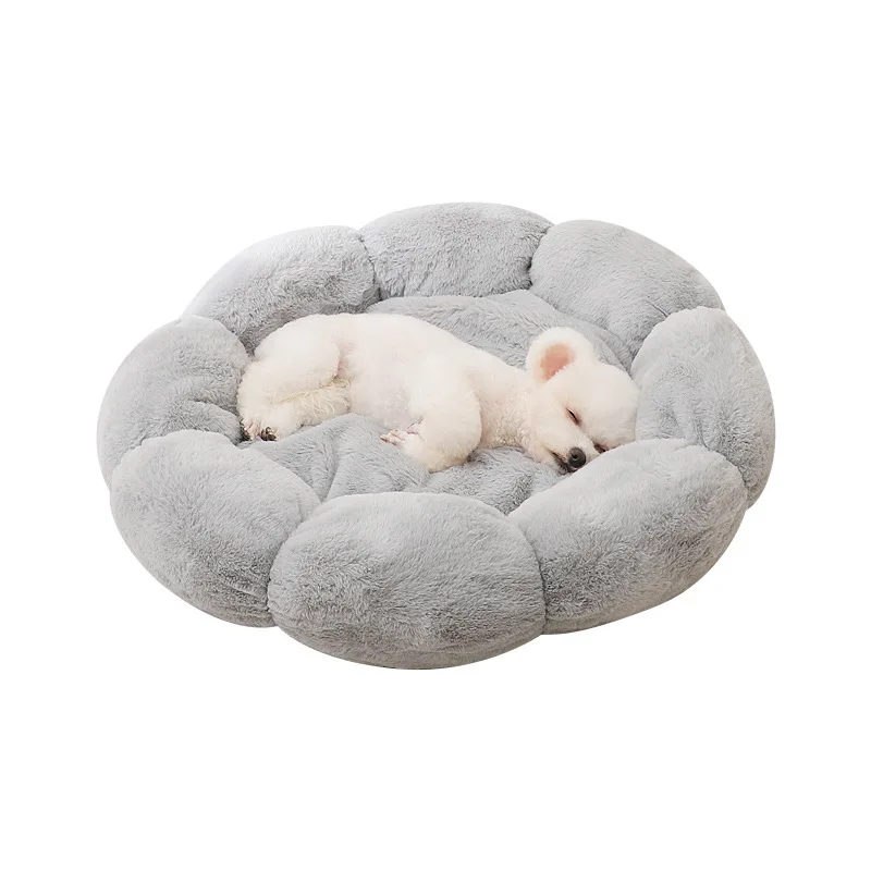 Comfortable Pet Bed for Dogs and Cats with Soft Plush Material Soft and Warm Pet Bed for Dogs and Cats with Flower Shape Design