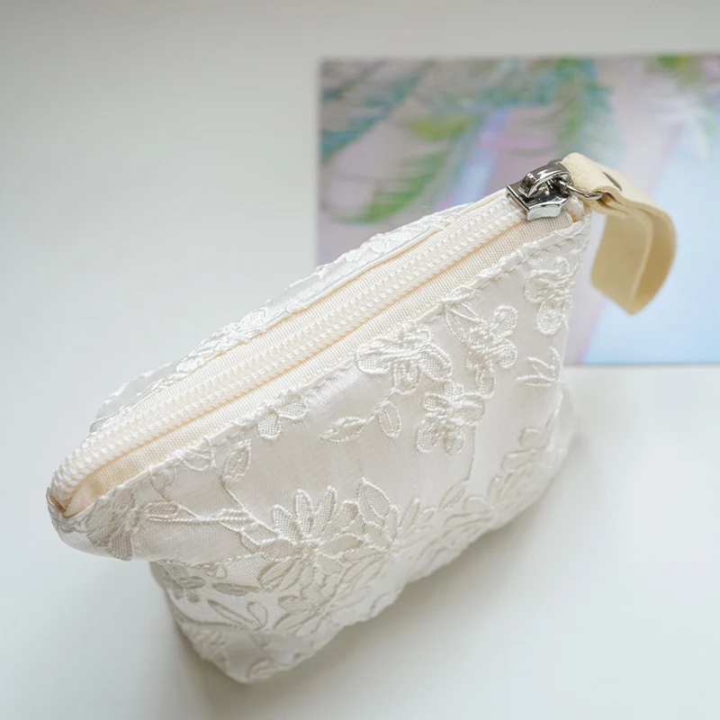 White embroidery mini coin purse portable women makeup bag zipper design commuter lipstick envelope cosmetics key storage bag