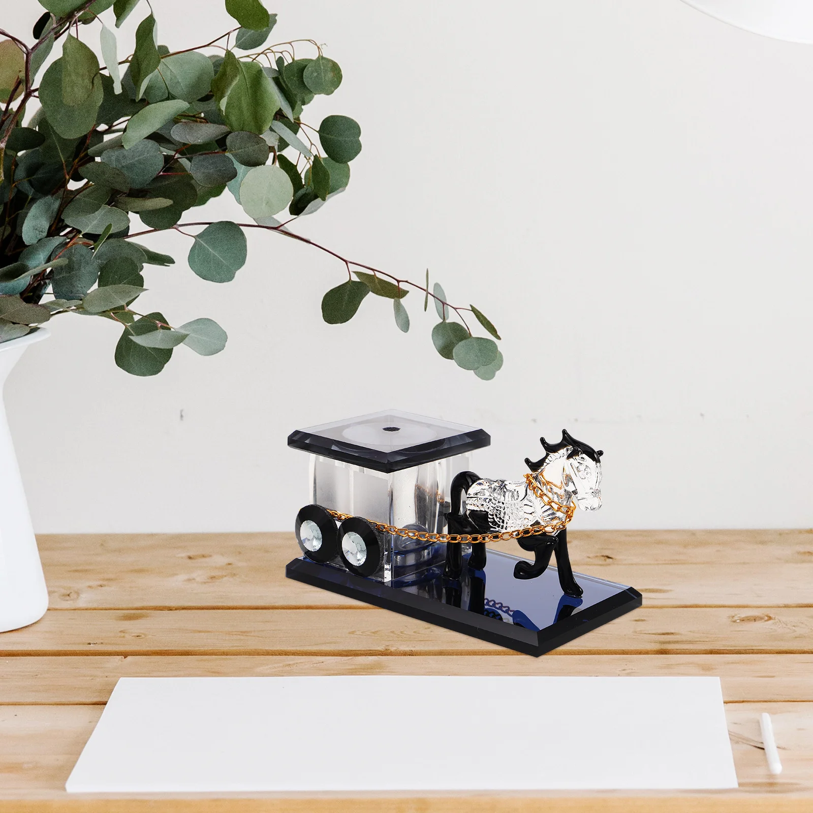 

Elegant Crystal Horse Carriage Perfume Holder European Style Decorative Ornament for Living Room Bedroom Office