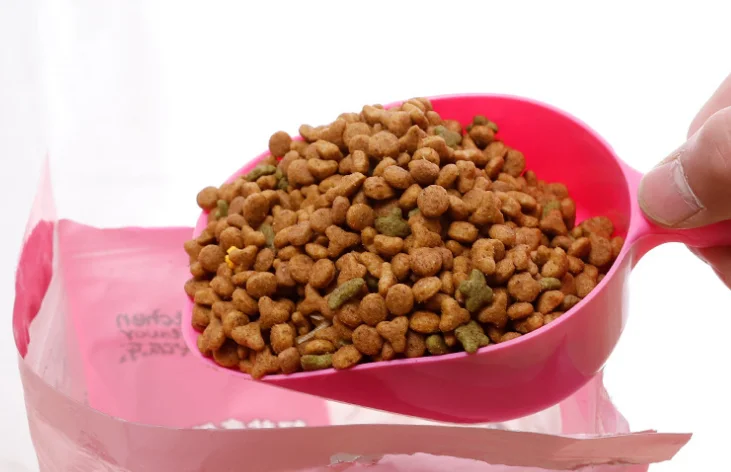 Heißer Verkauf Kunststoff Hund Katze Futter Löffel Schaufel 3 Farben Praktische Feeder Kunststoff Pet Feed Scoop – Detail 4