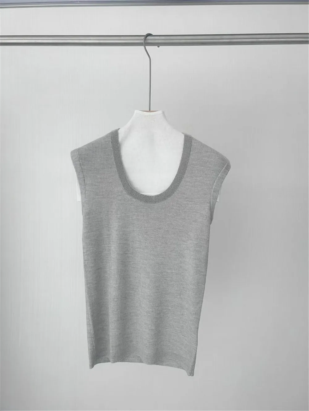 Letnia nowa wełniana kamizelka bez rękawów z dekoltem w kształcie litery U