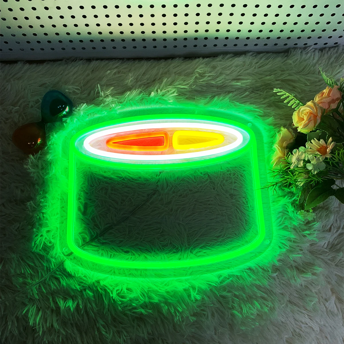 The green button, the modelling neon lamp is suitable for the room decoration computer room lighting creates the atmosphere