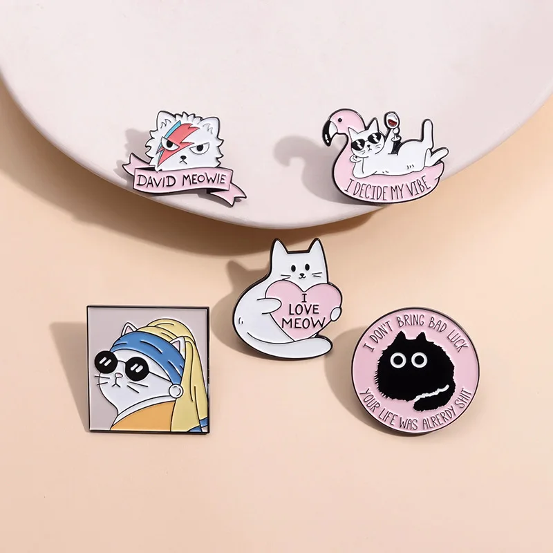 cute pearl cat Enamel Lapel Pin Cartoon Metal Brooch Jewelry For Women Men Hat Backpack Bags Badge Pins Kids Gifts