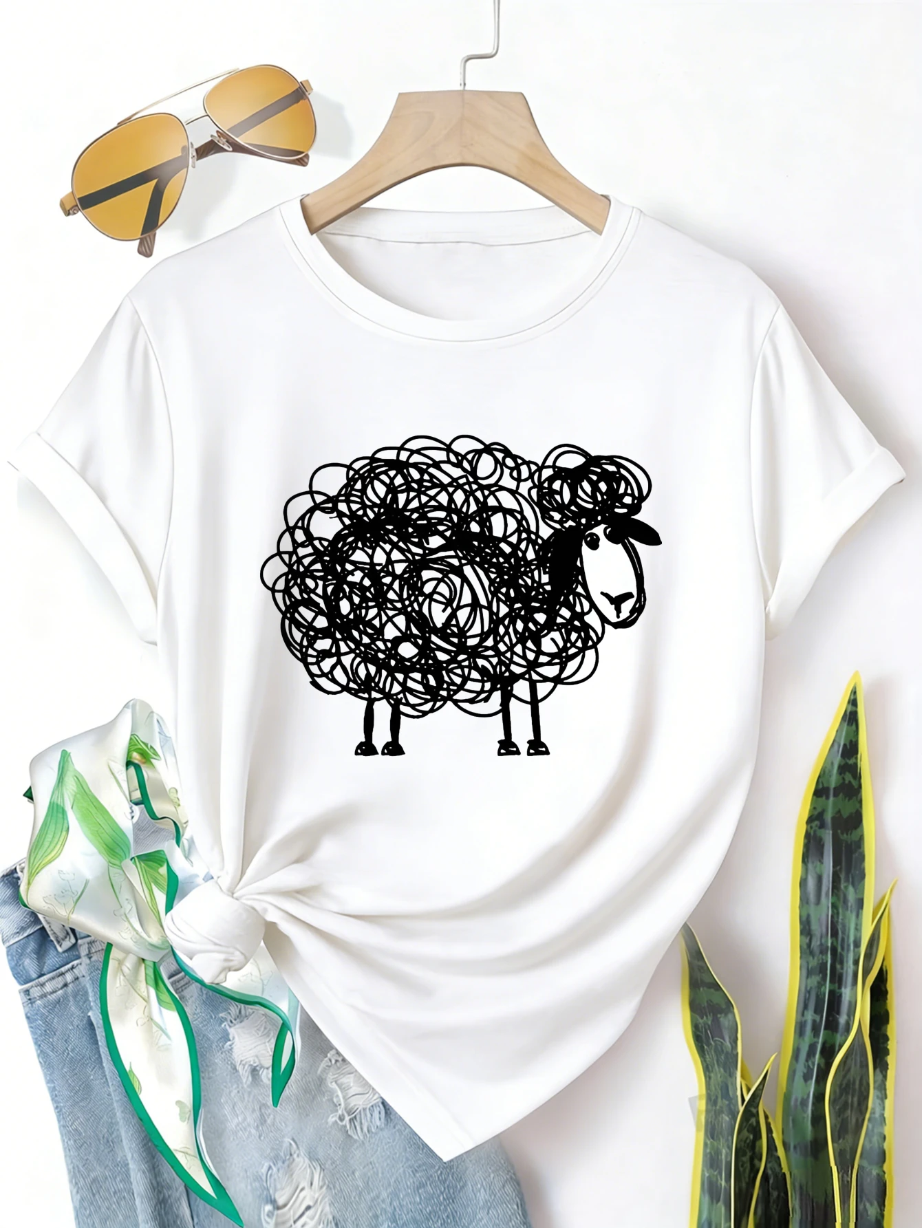 

Женская футболка больших размеров с короткими рукавами, черная, с принтом в виде овец, из дышащей ткани, летняя одежда, женская одежда