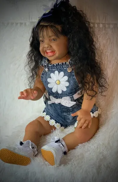 Fornitura limitata personalizzata Reborn Baby Mila da 28 pollici con pelle scura bambola già finita versione africana bambola enorme