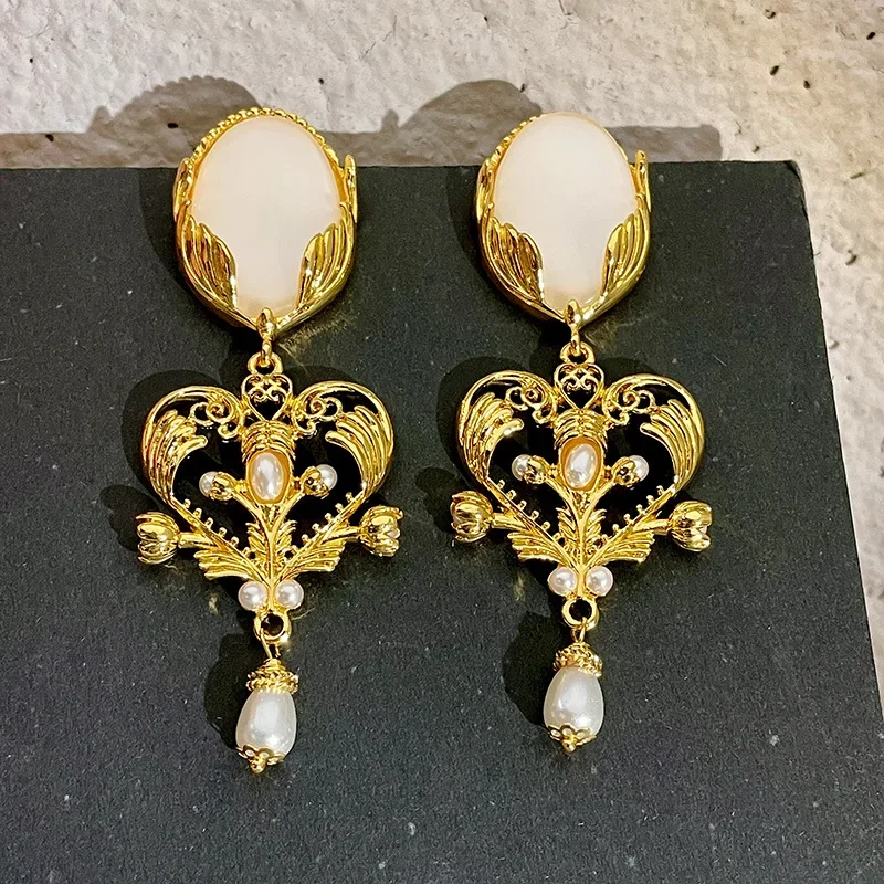 Draweye Baroque Pearls Earrings for Women Heart Vintage Medieval Style Exquisite Jewelry Hollow Out Elegant Pendientes Mujer