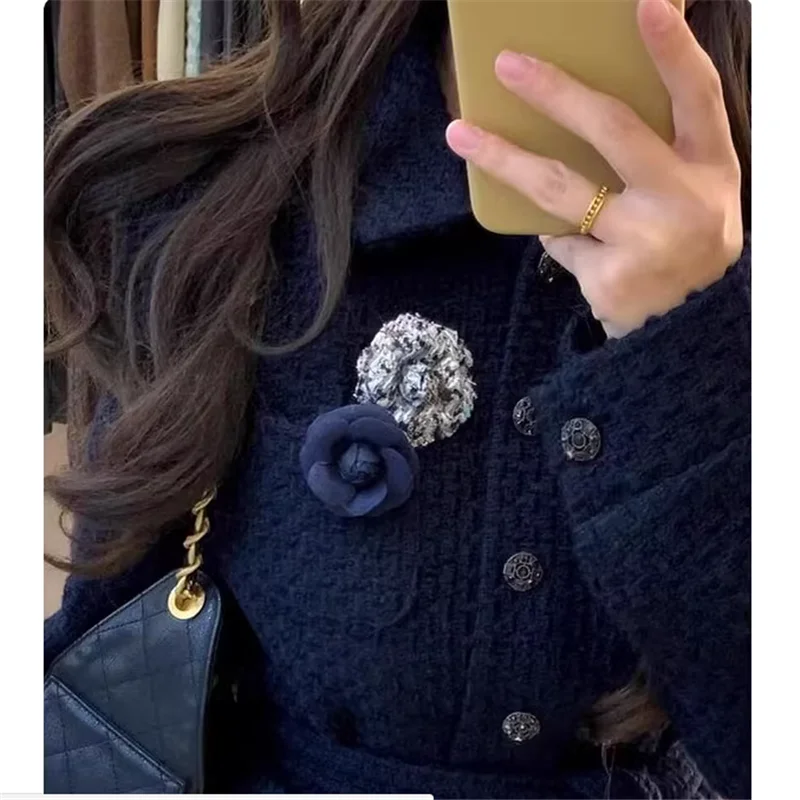 

Luxury Elegant Women Short Navy Woolen Jacket 2025 Fall Winter Flower Vintage Warm Chic Belted Coat Celebrity Lady Outwear Top