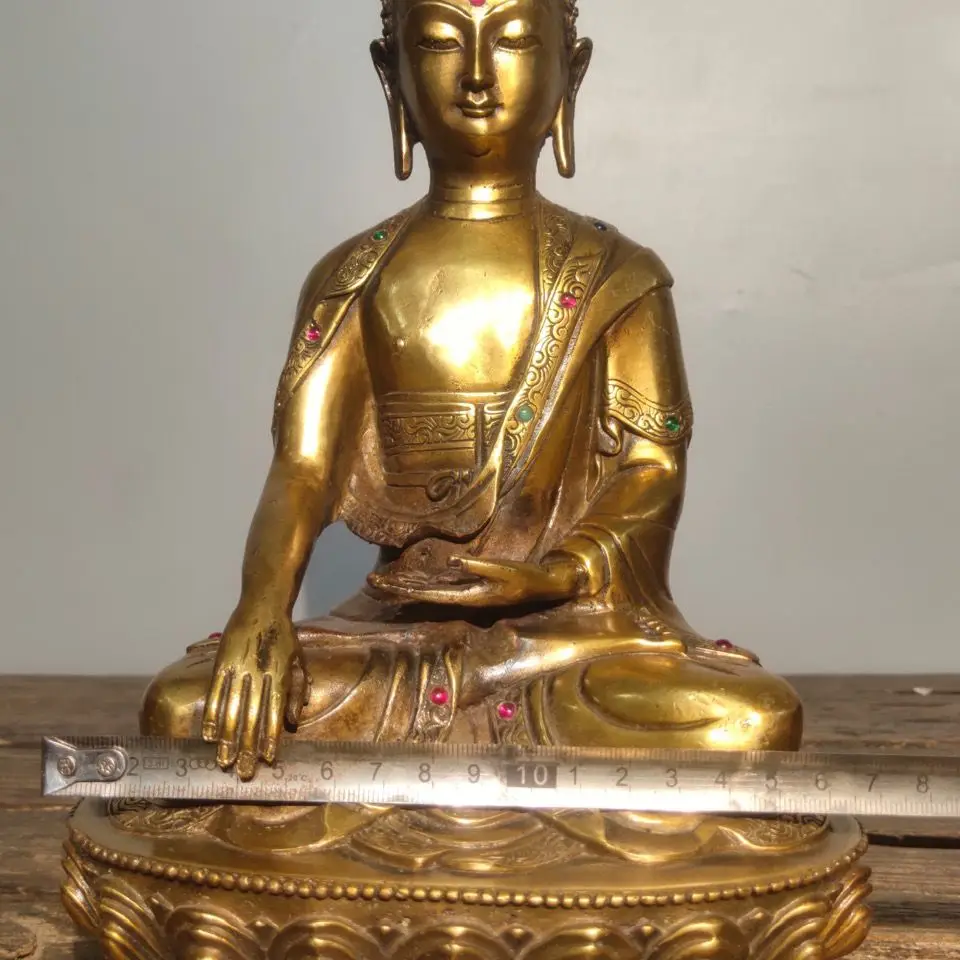 Old Tibetan old brass thick tire inlaid with gem Buddha statue, a Sakyamuni Buddha, please offer the Buddha statue ornament