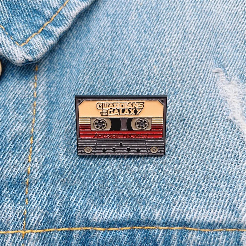 Creative Retro Music Rock Cassette Enamel Brooch Player Phonograph Geometric Alloy Pins Badge Punk Jewelry Gift For Friends